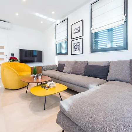 Saint Blaise Luxury *